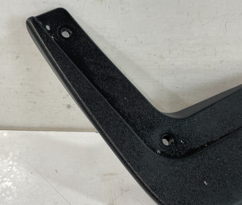 Load image into Gallery viewer, 20-25 HYUNDAI PALISADE FRONT RIGHT PASSENGER SIDE MUD SPLASH FLAP GUARD # 102335
