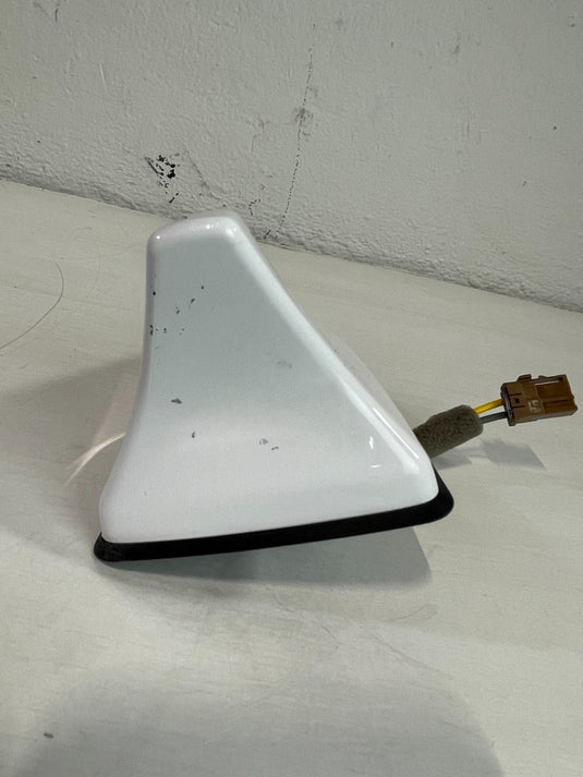 2022-2023 GENESIS G70 ROOF UPPER EXTERIOR SHARK FIN ANTENNA WHITE (UYH)