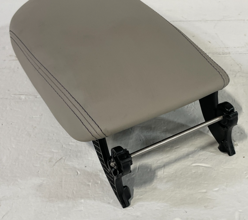 Load image into Gallery viewer, 2023-2025 HONDA HR-V EX-L CENTER CONSOLE ARM REST ARMREST LID COVER GRAY #101743
