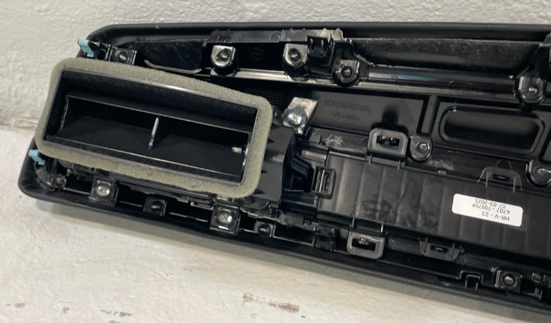 Load image into Gallery viewer, 2023-2025 HONDA HR-V LX DASH RIGHT TRIM MOLDING PANEL 77252-3W0-A01ZA # 100759
