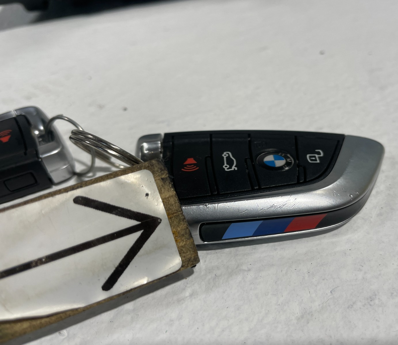 Load image into Gallery viewer, 2021 - 2025 BMW G82 M4 M3 M2 X3 ENGINE &amp; BODY CONTROL MODULE W/ KEY FOB # 105647
