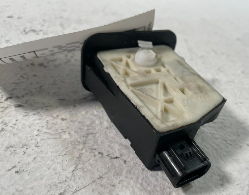 Load image into Gallery viewer, 2023-2025 HONDA PILOT FUEL FILLER DOOR LID LOCK LATCH ACTUATOR 3.5L # 105814
