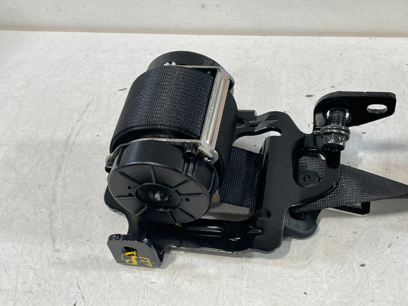 Load image into Gallery viewer, 18-23 KIA STINGER REAR RIGHT PASSENGER SIDE SEAT BELT SEATBELT RETRACTOR # 99609
