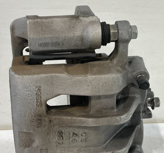 2020-2025 HYUNDAI PALISADE FRONT RIGHT SIDE BRAKE CALIPER W/ BRAKE PADS