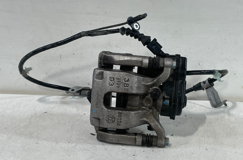 Load image into Gallery viewer, 23-25 HONDA HR-V REAR LEFT DRIVER SIDE DISC BRAKE CALIPER W/ ABS SENSOR # 100730
