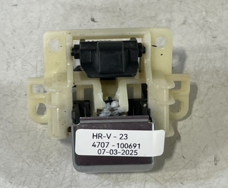 Load image into Gallery viewer, 23-25 HONDA HR-V CENTER CONSOLE ARMREST LID COVER LATCH LOCK 834173W0A01 #100691
