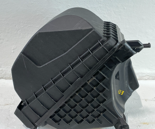 2019-2020 HYUNDAI SANTA FE ENGINE AIR CLEANER FILTER HOUSING BOX 2.0L