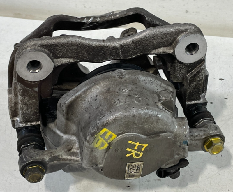 Load image into Gallery viewer, 2019 - 2024 BMW 330i 330e FRONT RIGHT PASSENGER SIDE DISC BRAKE CALLIPER # 98461
