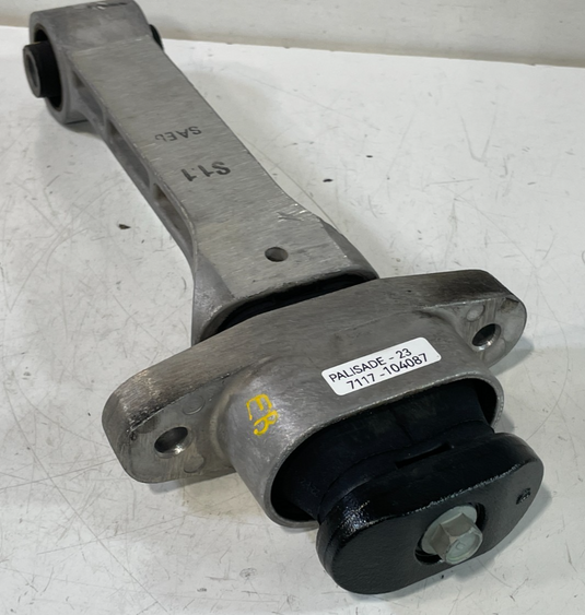 19-25 HYUNDAI PALISADE SANTA FE ENGINE MOTOR MOUNT TORQUE ARM ROLL ROD