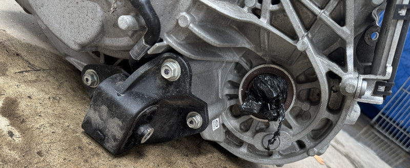 Load image into Gallery viewer, ACURA MDX FWD AUTOMATIC TRANSMISSION ASSEMBLY 2017 116K MILES 3.5L # NB1-TRU471
