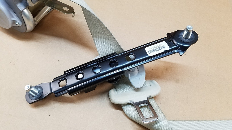 Load image into Gallery viewer, ⭐⭐ OEM 2013 INFINITI JX35 FRONT LEFT DRIVER SEAT BELT W/O PRE CRASH 3.5L ⭐⭐
