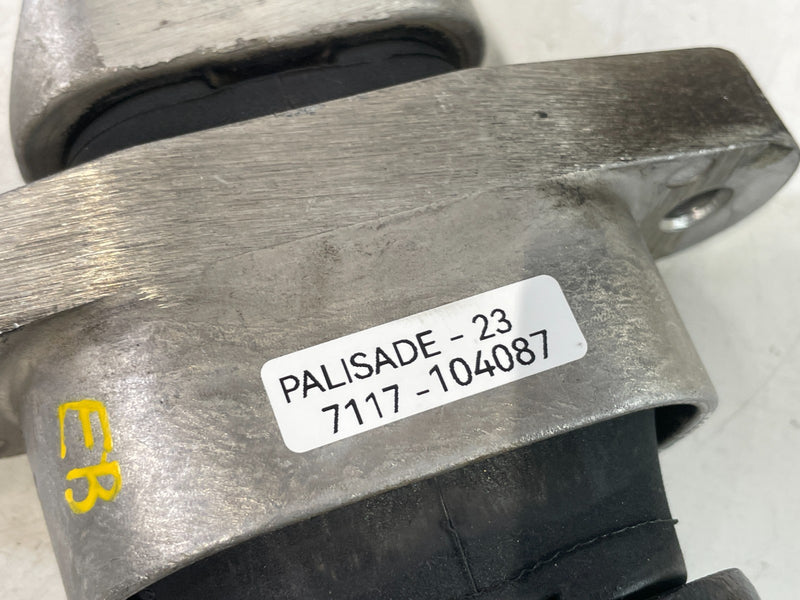 Load image into Gallery viewer, 19-25 HYUNDAI PALISADE SANTA FE ENGINE MOTOR MOUNT TORQUE ARM ROLL ROD # 104087
