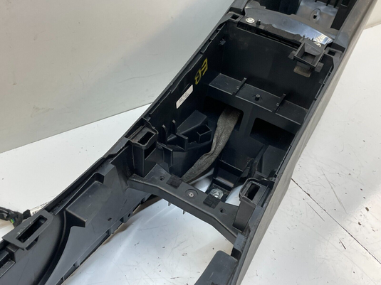 2017-2018 INFINITI QX30 CENTER CONSOLE BASE FARME BODY BRACKET SUPPORT