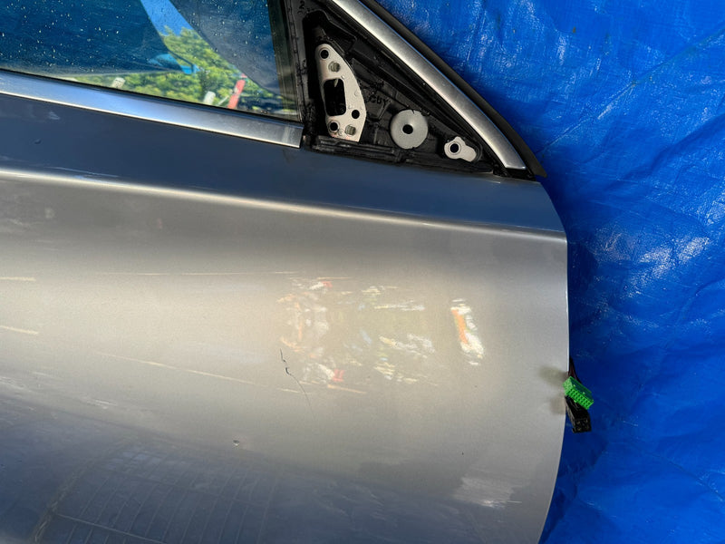 Load image into Gallery viewer, 17-19 INFINITI QX30 FRONT RIGHT PASSENGER SIDE DOOR SHELL GRAY KAD # MR7-DRU1652

