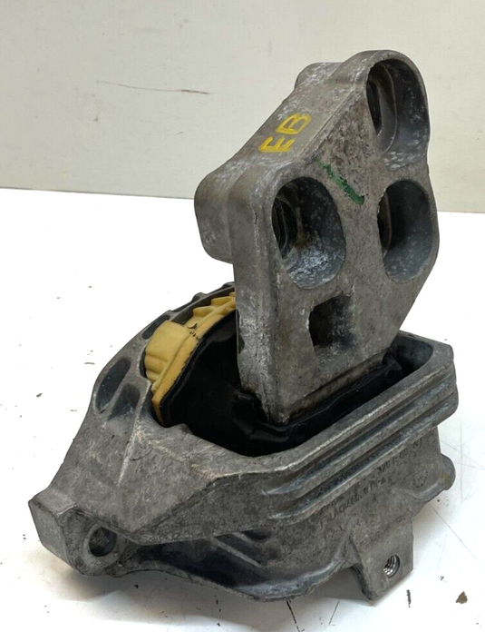 2017 - 2019 INFINITI QX30 LEFT SIDE ENGINE MOTOR MOUNT SUPPORT BRACKET