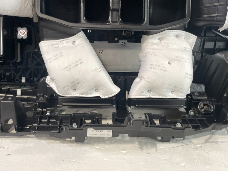 Load image into Gallery viewer, 2023-2025 HYUNDAI PALISADE INSTRUMENT PANEL PAD DASHBOARD ASSEMBLY # 104146
