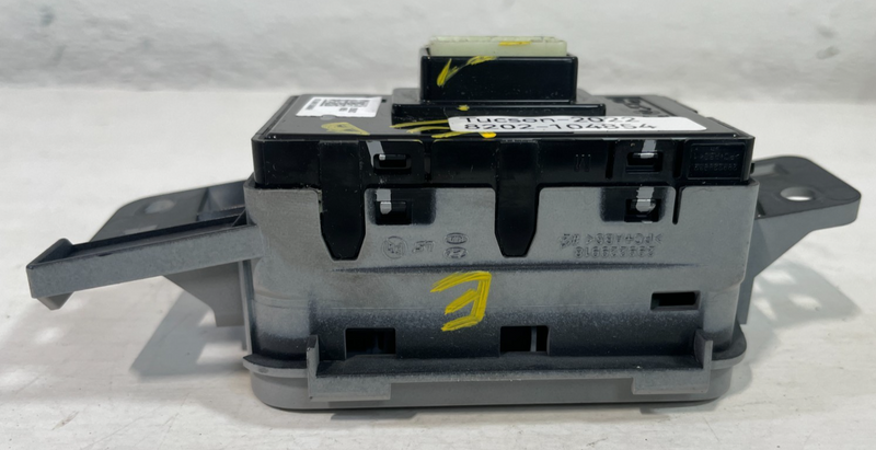 Load image into Gallery viewer, 22-24 HYUNDAI TUCSON DASHBOARD DIMMER &amp; TRACTION CONTROL SWITCH GRAY # 104854

