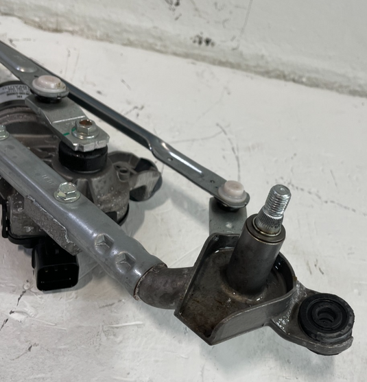 19-25 GENESIS G70 FRONT WINDSHIELD WIPER TRANSMISSION LINKAGE W/ MOTOR