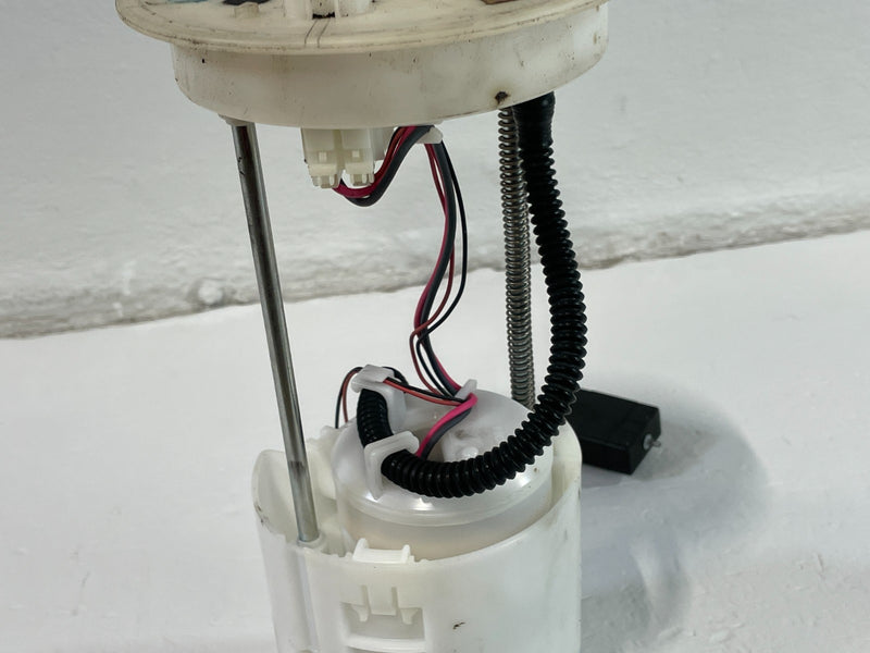 Load image into Gallery viewer, 2014 - 2020 ACURA MDX FUEL GAS PUMP SENDING UNIT ASSEMBLY KA292100-7171 # 103965

