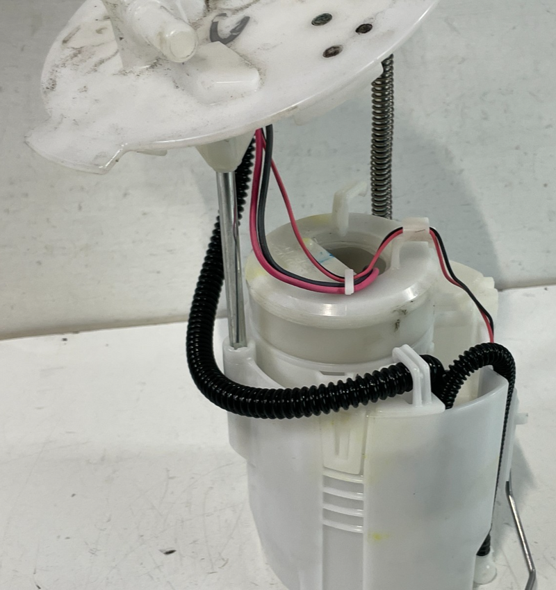 Load image into Gallery viewer, 2022 - 2025 HONDA CIVIC FUEL GAS PUMP SENDING UNIT ASSEMBLY 292100-9570 # 102522
