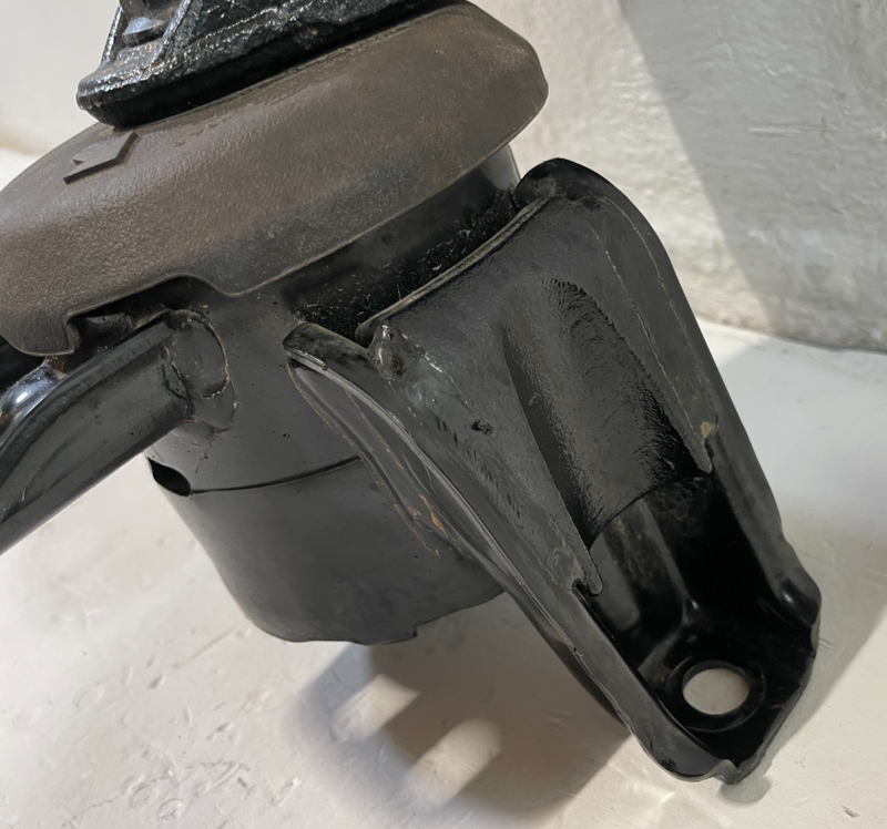 Load image into Gallery viewer, 2020-2025 HYUNDAI PALISADE FRONT RIGHT ENGINE MOUNT SUPPORT BRACKET # 105176
