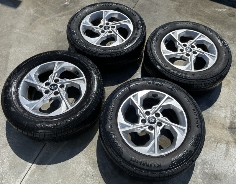 Load image into Gallery viewer, HYUNDAI TUCSON 17x7 5 SPOKE ALLOY WHEEL W/TIRE (SET#4) 2022-2024 # ML7-WH1329
