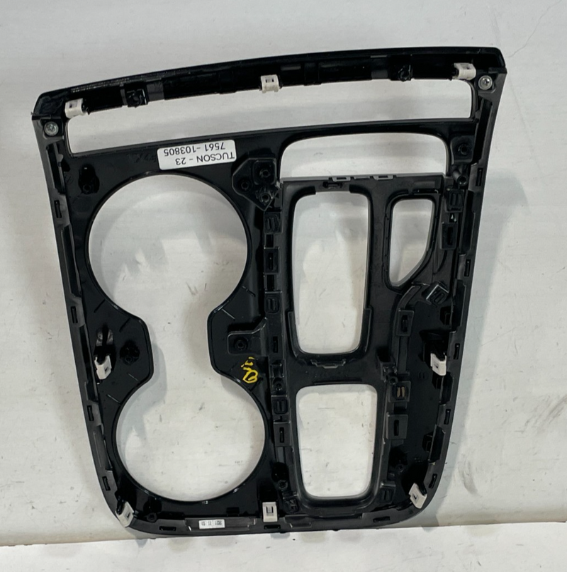 Load image into Gallery viewer, 22-24 HYUNDAI TUCSON CENTER CONSOLE CUP HOLDER GEAR SHIFTER BEZEL 2.5L #103805
