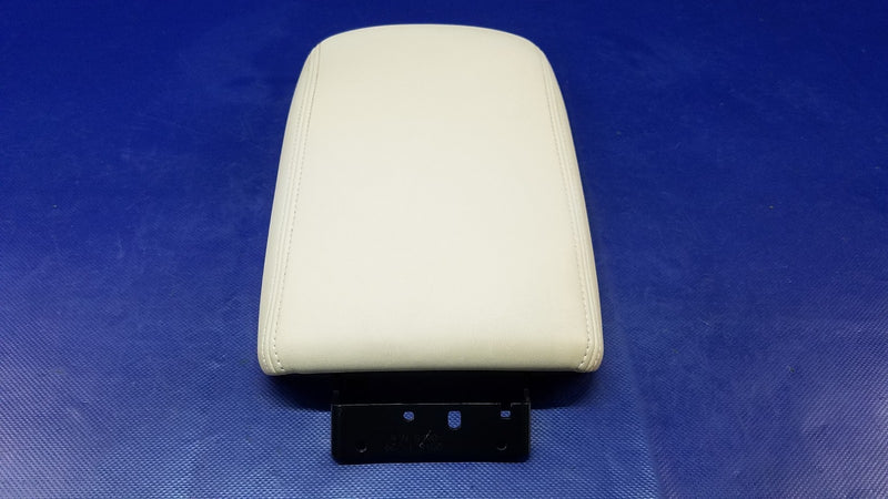 Load image into Gallery viewer, 2016 - 2020 INFINITI Q50 CENTER CONSOLE ARM REST ARMREST LID COVER # 74435
