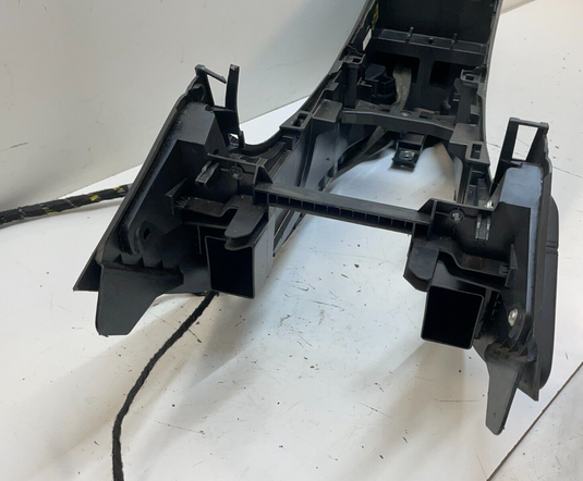 2017-2018 INFINITI QX30 CENTER CONSOLE BASE FARME BODY BRACKET SUPPORT