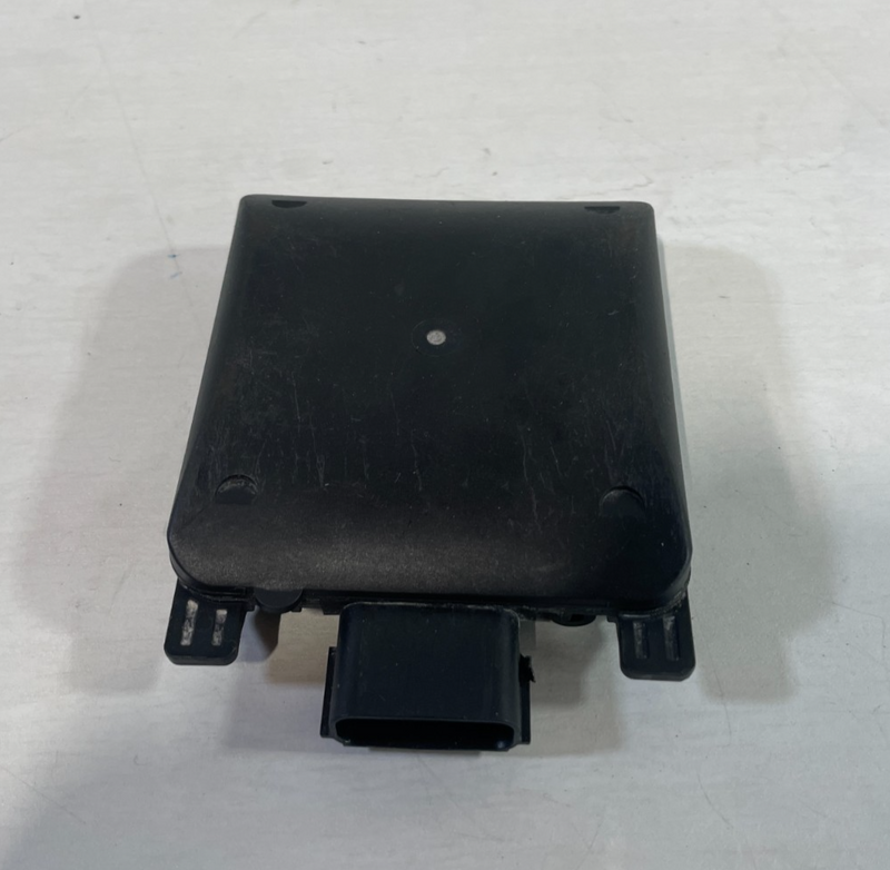 Load image into Gallery viewer, 2020-2024 CADILLAC CT5 REAR RIGHT SIDE BLIND SPOT RADAR CONTROL MODULE #104968
