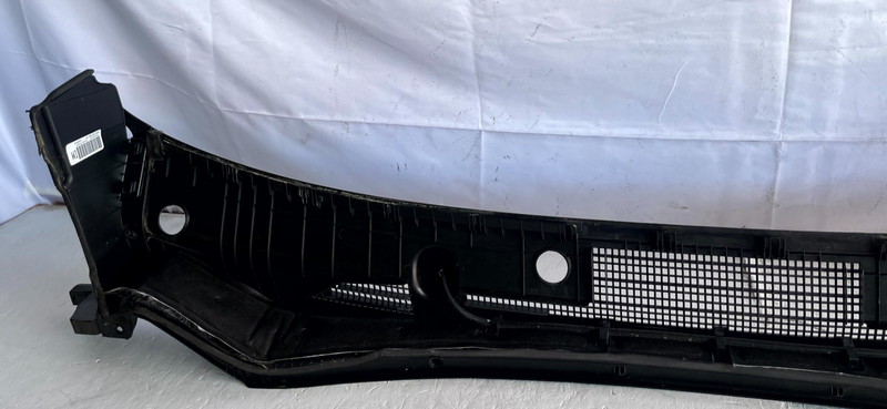 Load image into Gallery viewer, 2023-2025 KIA SPORTAGE FRONT WINDSHIELD COWL PANEL VENT GRILLE COVER # 106661
