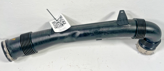 2021-25 BMW G82 M4 M3 M2 FRONT RIGHT ENGINE AIR INTAKE FILTER HOSE PIPE