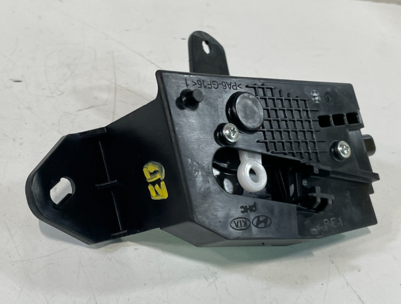Load image into Gallery viewer, 2020-2022 HYUNDAI PALISADE FUEL GAS TANK DOOR LATCH LOCK ACTUATOR MODULE #102142
