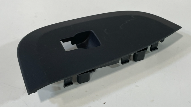 Load image into Gallery viewer, 2023-2025 HONDA HR-V REAR RIGHT PASSENGER SIDE DOOR WINDOW SWITCH BEZEL # 101660

