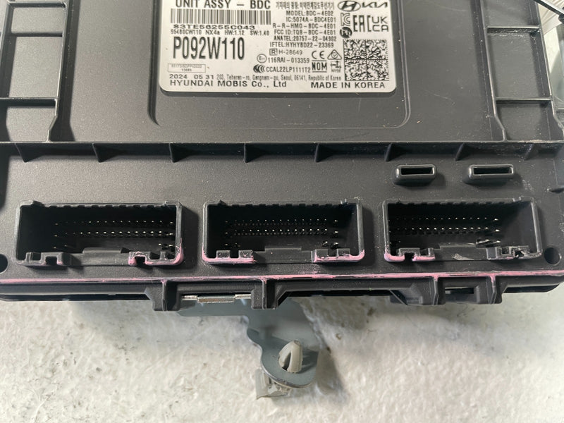 Load image into Gallery viewer, 2025 HYUNDAI TUCSON AWD ENGINE &amp; BODY CONTROL MODULE ECM BCM W/ KEY FOB # 105913
