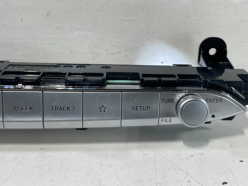 Load image into Gallery viewer, 2020 - 2022 HYUNDAI PALISADE DASH DASHBOARD RADIO CONTROL MULTI SWITCH # 103585
