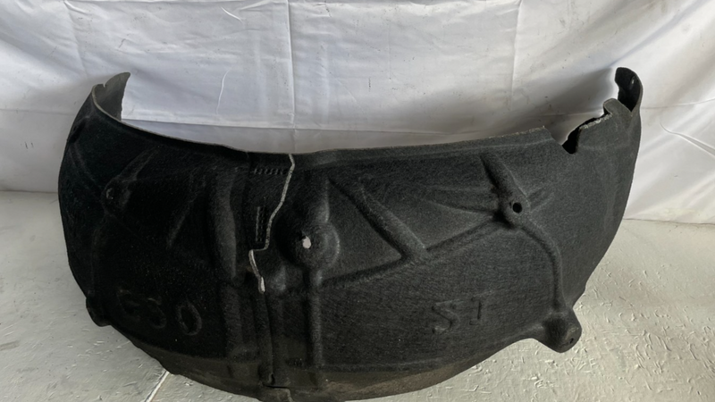Load image into Gallery viewer, 2019-2025 BMW 330i 330e REAR RIGHT SIDE QUARTER WHEELHOUSE LINER SHIELD # 106324
