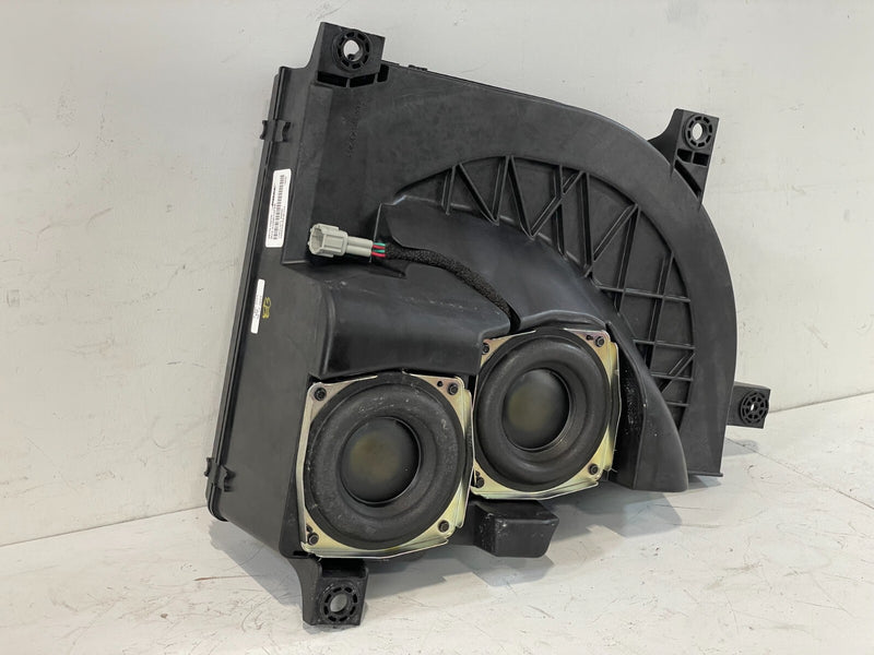 Load image into Gallery viewer, ⭐⭐OEM 19-23 INFINITI QX50 BOSE SUBWOOFER AUDIO SPEAKER BASS BOX 28170-5NZ2A⭐⭐
