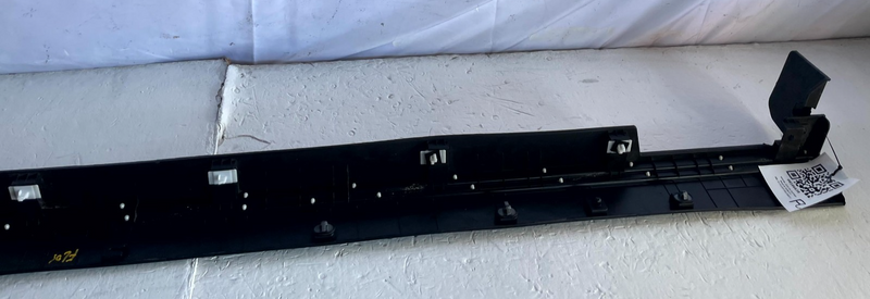 Load image into Gallery viewer, 2023-2025 KIA SPORTAGE FRONT LEFT DRIVER SIDE ROCKER PANEL SKIRT MOLDING #106638
