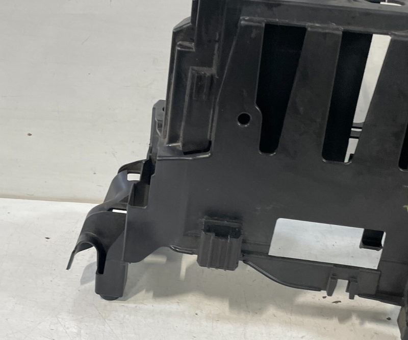 Load image into Gallery viewer, 19-20 BMW 330i 330i xDrive INTEGRATED POWER SUPPLY MODULE HOLDER BRACKET #98425D

