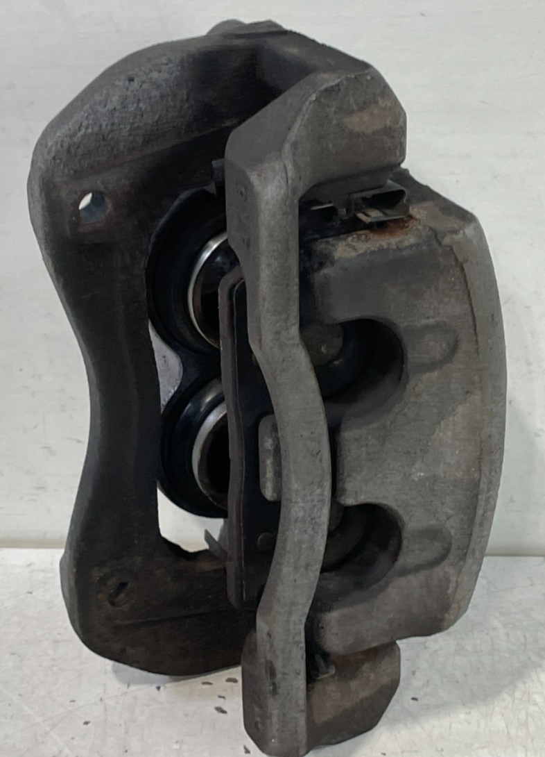 Load image into Gallery viewer, 2020-2025 HYUNDAI PALISADE FRONT RIGHT SIDE BRAKE CALIPER W/O BRAKE PADS #100871
