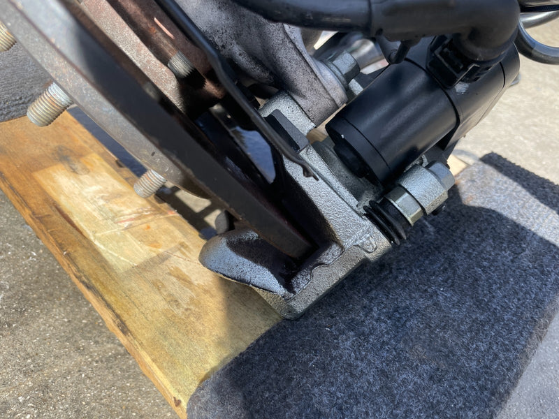 Load image into Gallery viewer, 23-25 KIA SPORTAGE FWD REAR LEFT DRIVER SIDE SUSPENSION KNEE ASSEMBLY # 106668
