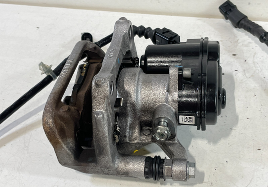 23 - 26 Honda HR-V REAR RIGHT PASSENGER DISC BRAKE CALIPER W/ ABS SENSOR