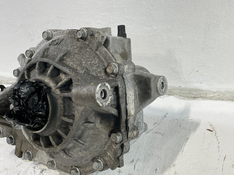 Load image into Gallery viewer, 22-23 KIA STINGER AWD FRONT DIFFERENTIAL CARRIER ASSEMBLY 34K MILES 2.5L # 99732
