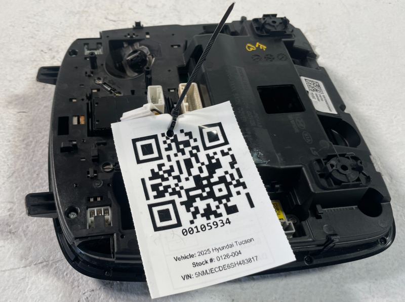 Load image into Gallery viewer, 2025 HYUNDAI TUCSON INTERIOR OVERHEAD ROOF MAP DOME LAMP LIGHT ASSEMBLY # 105934

