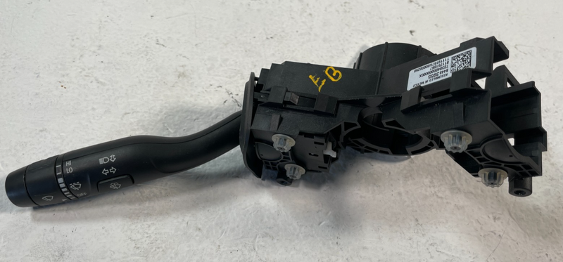 Load image into Gallery viewer, 2019 - 2023 CHEVROLET SILVERADO 1500 WIPER TURN SIGNAL CONTROL SWITCH # 106128
