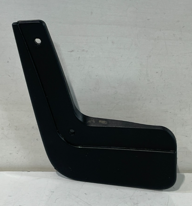Load image into Gallery viewer, 20-25 HYUNDAI PALISADE FRONT RIGHT PASSENGER SIDE MUD SPLASH FLAP GUARD # 104056

