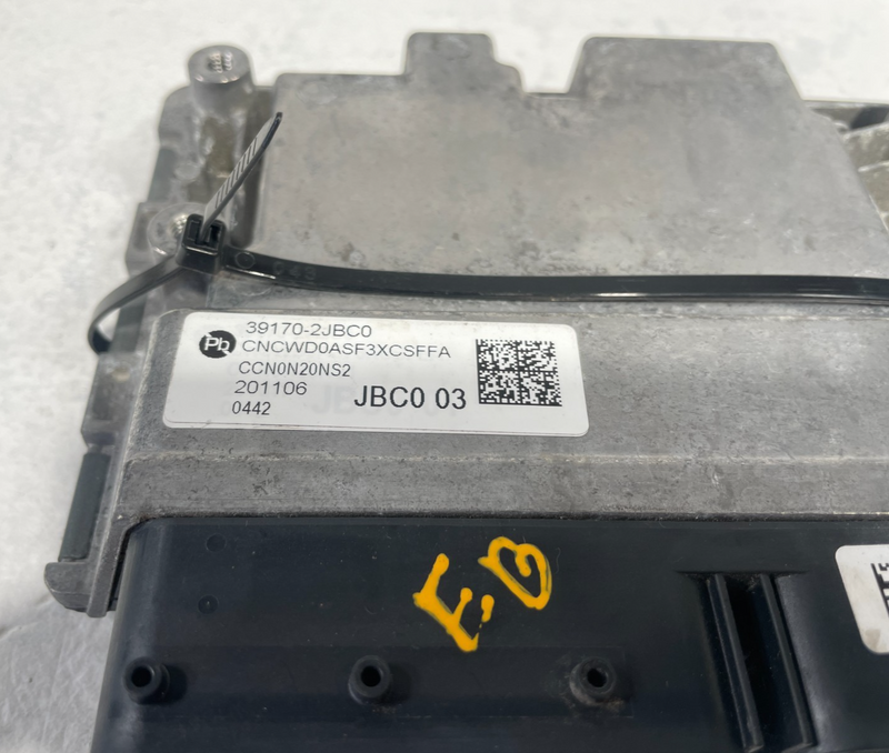 Load image into Gallery viewer, 2021 - 2023 HYUNDAI ELANTRA ENGINE CONTROL MODULE ECM W/ KEY FOB # 105389
