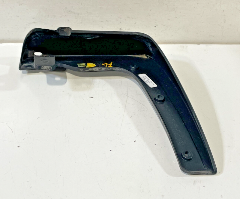Load image into Gallery viewer, 2021-2023 HYUNDAI SANTA FE FRONT LEFT DRIVER SIDE MUD SPLASH FLAP GUARD # 101874
