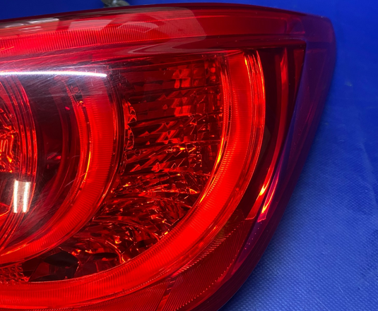 2014-2016 INFINITI Q50 RIGHT SIDE TAIL LIGHT LAMP QUARTER PANEL MOUNTED